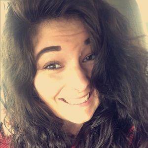 Meet your Posher, Nikole